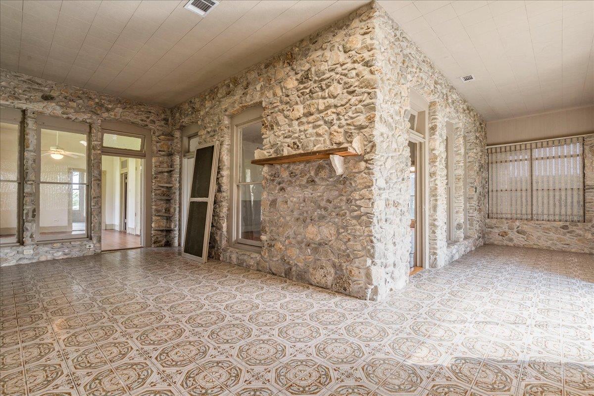 6400 Cypress Rd, Kyle, TX 78640