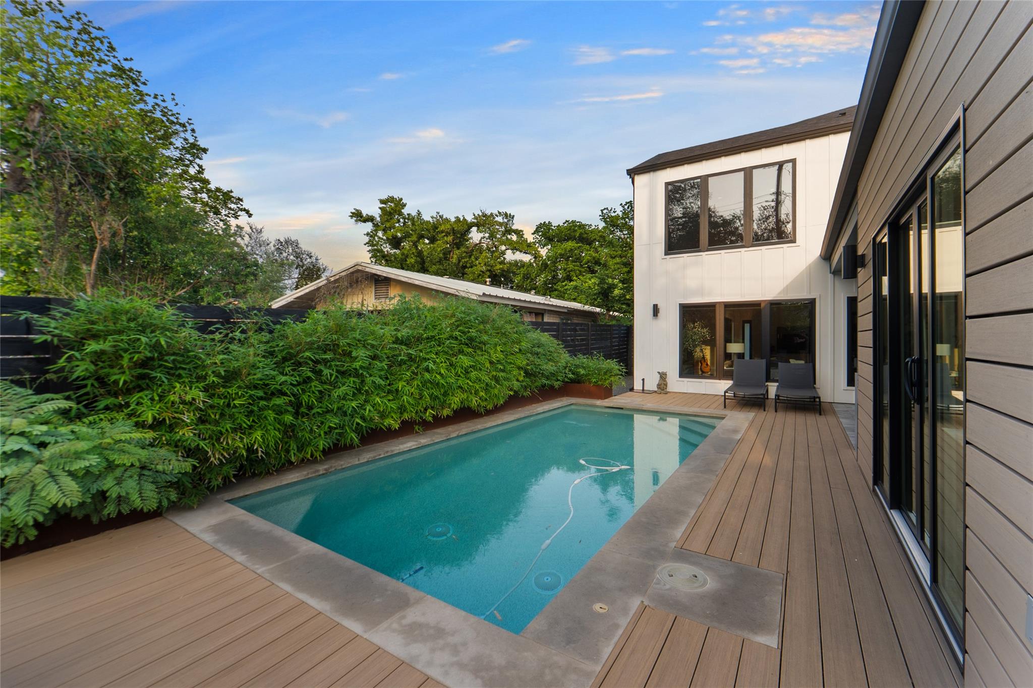 8300 Hathaway Dr, Austin, TX 78757