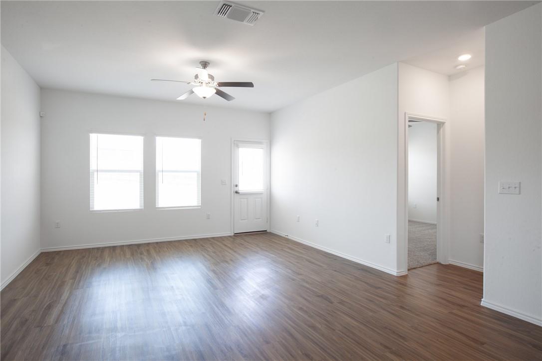 15302 Grenadine Bloom Cv, Del Valle, TX 78617