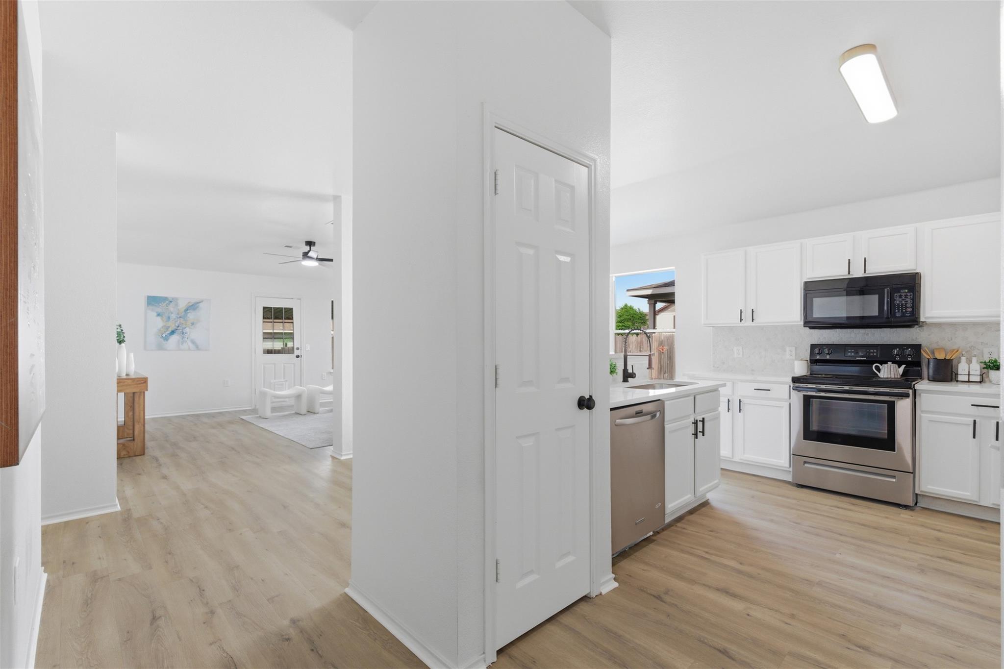 12720 La Paz Ln, Del Valle, TX 78617