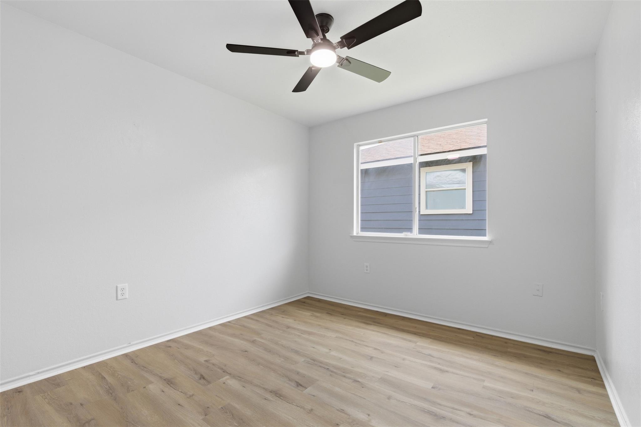 12720 La Paz Ln, Del Valle, TX 78617