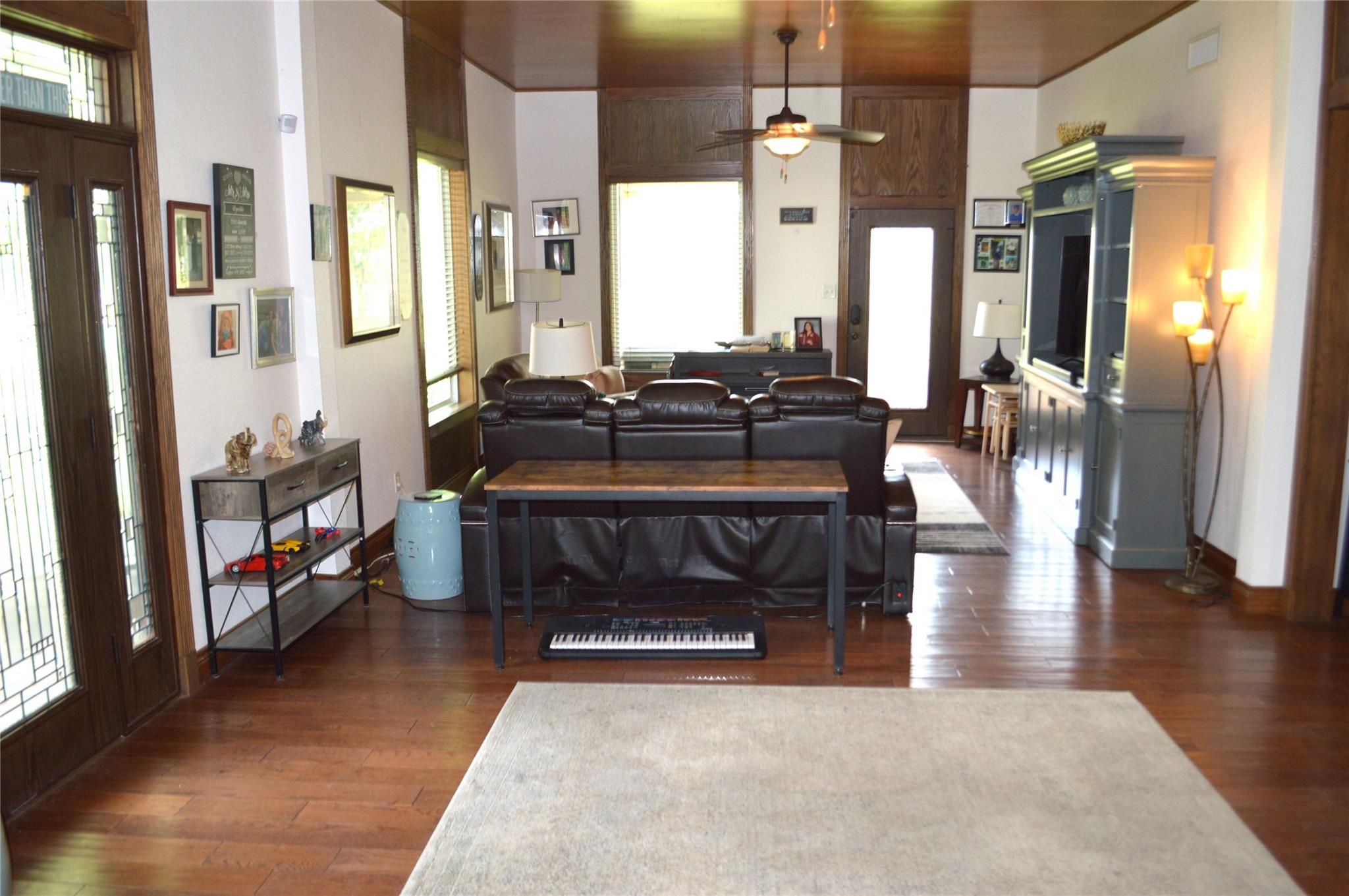 3202 N Travis, Cameron, TX 76520