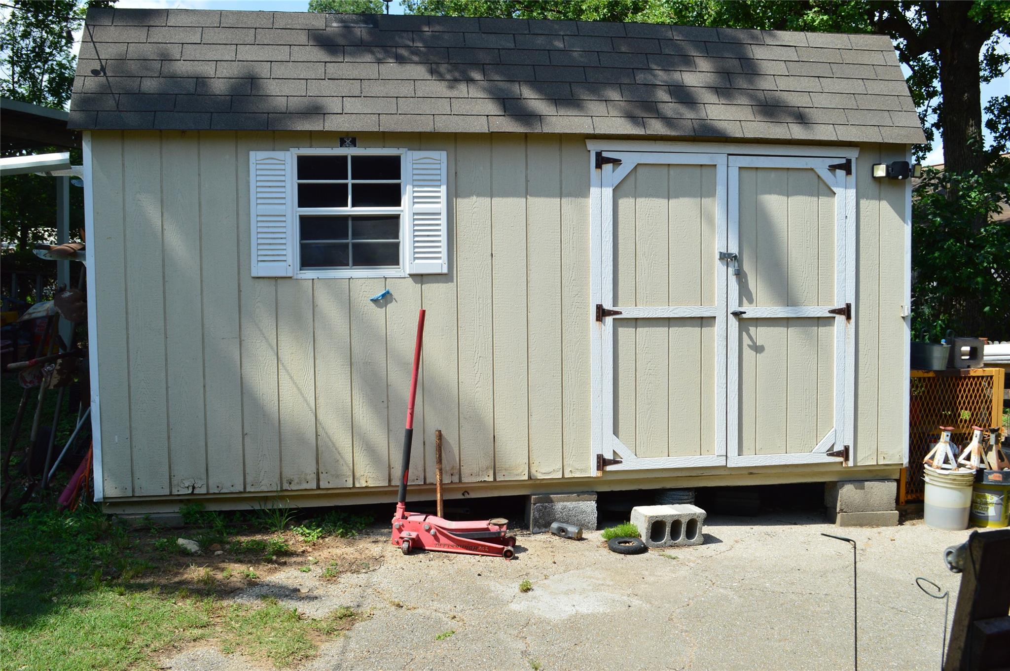 3202 N Travis, Cameron, TX 76520