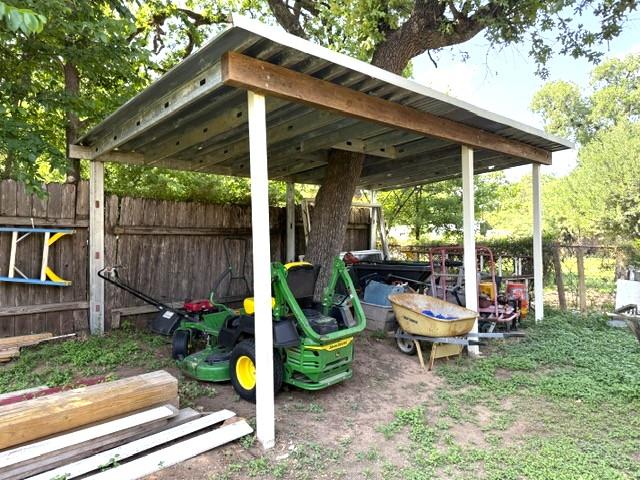 3202 N Travis, Cameron, TX 76520