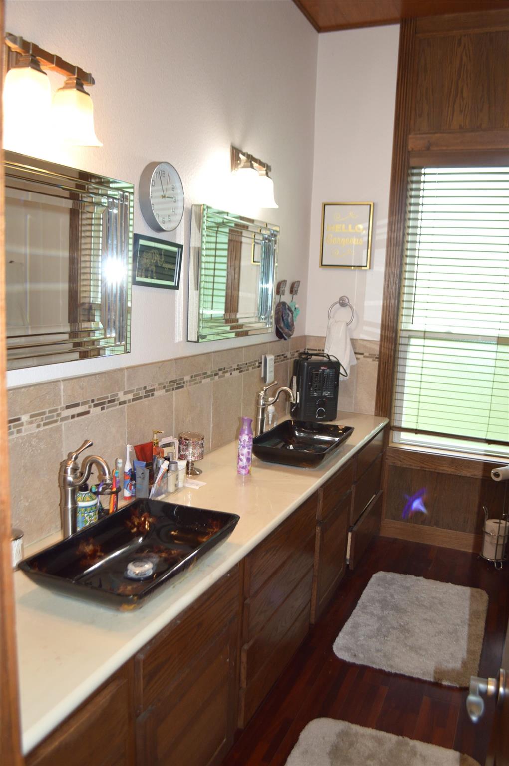 3202 N Travis, Cameron, TX 76520