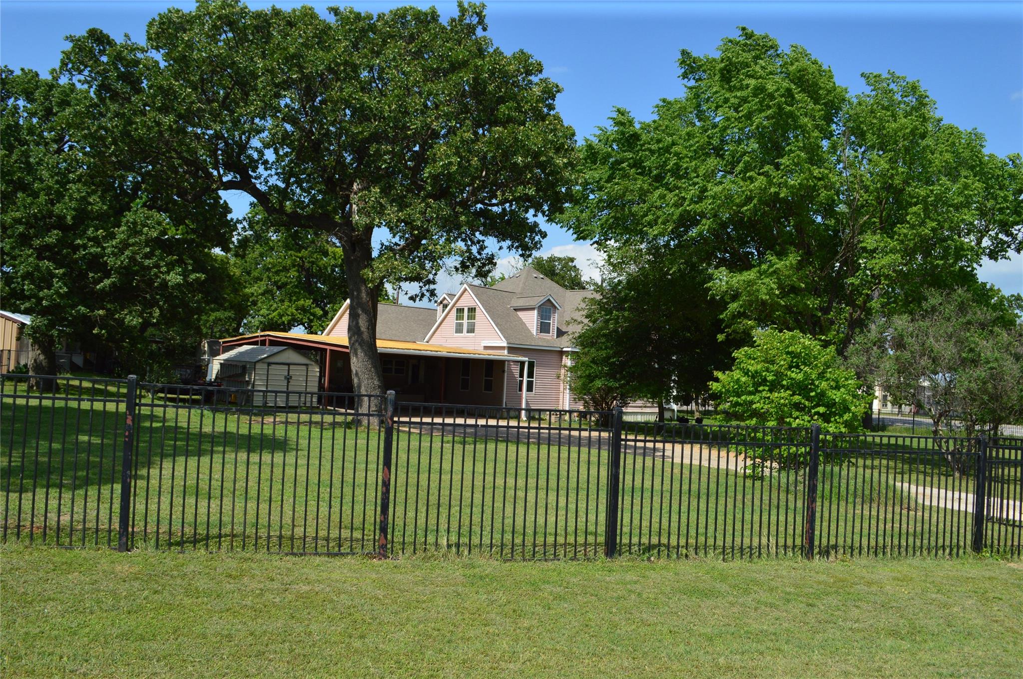3202 N Travis, Cameron, TX 76520