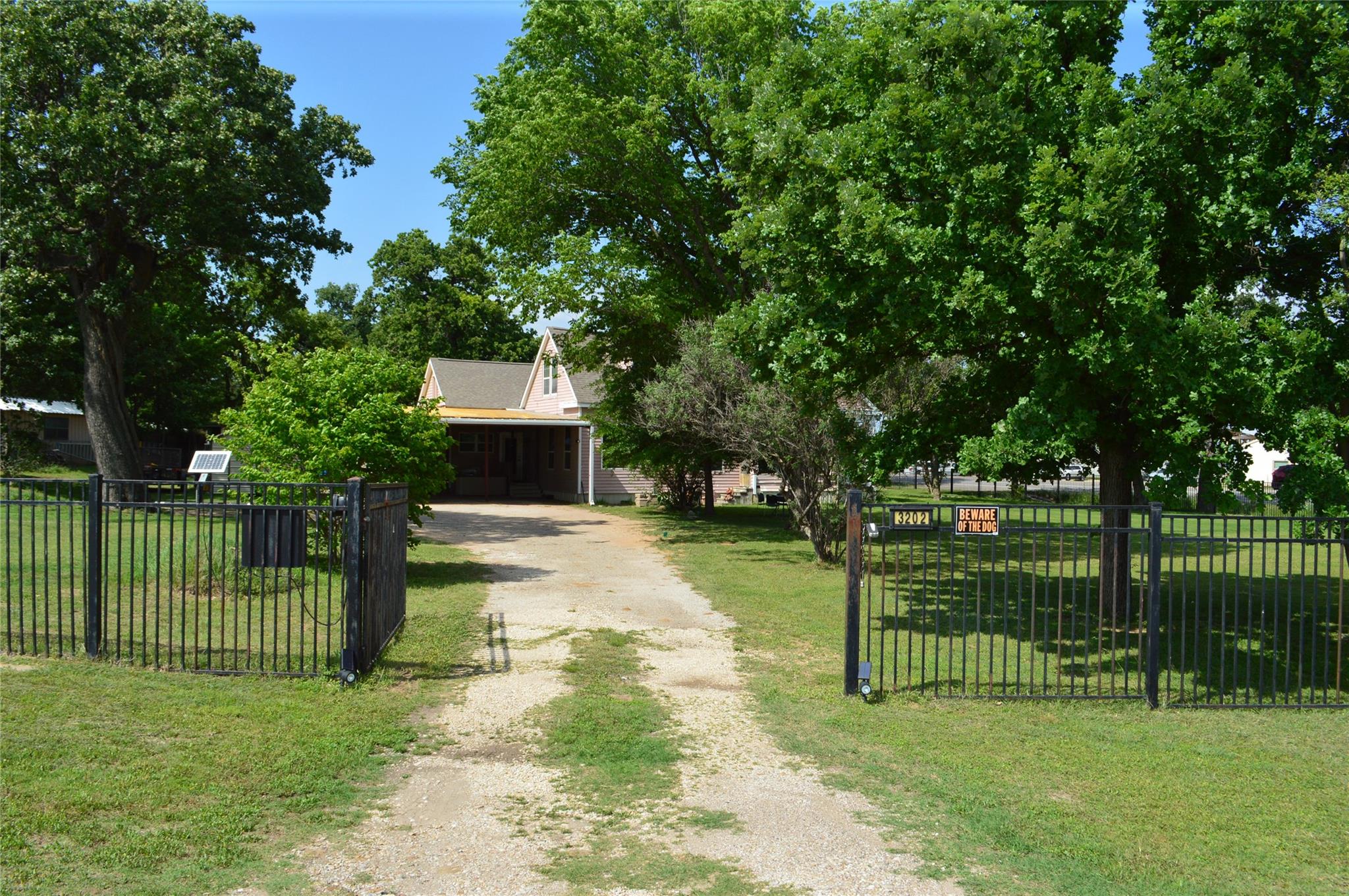 3202 N Travis, Cameron, TX 76520