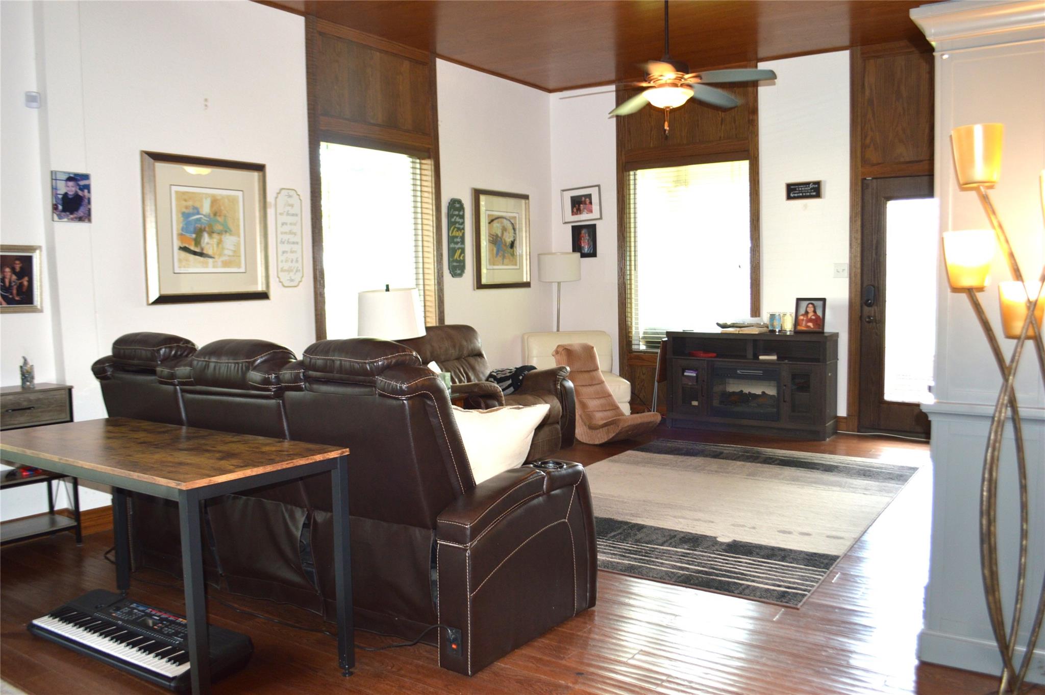 3202 N Travis, Cameron, TX 76520