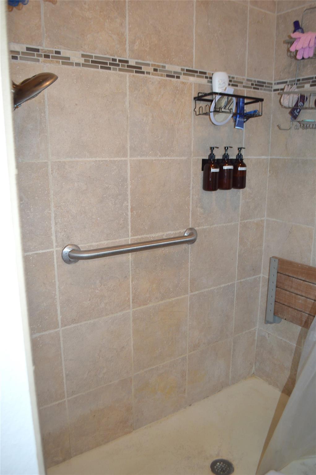 3202 N Travis, Cameron, TX 76520