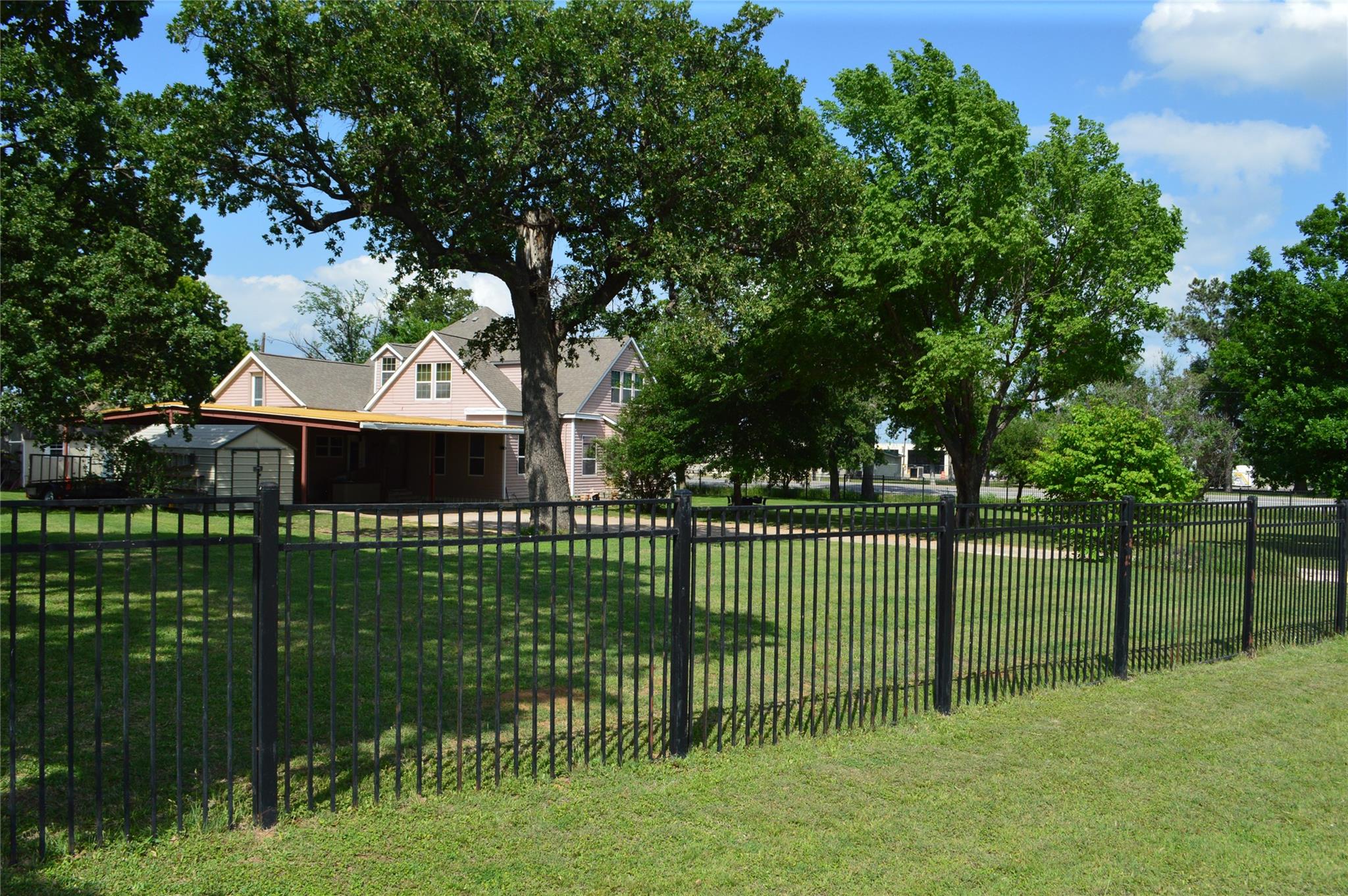 3202 N Travis, Cameron, TX 76520