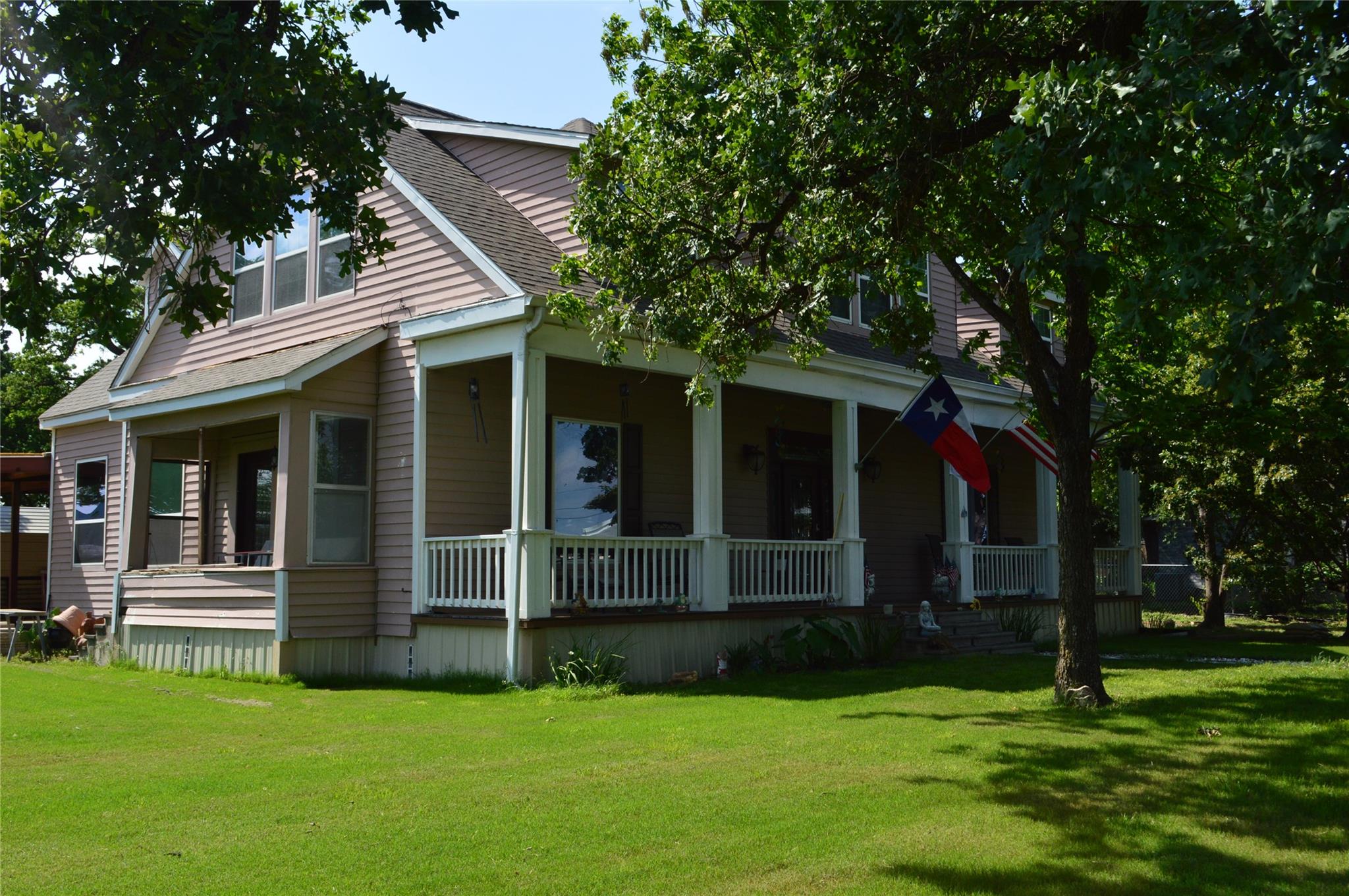 3202 N Travis, Cameron, TX 76520