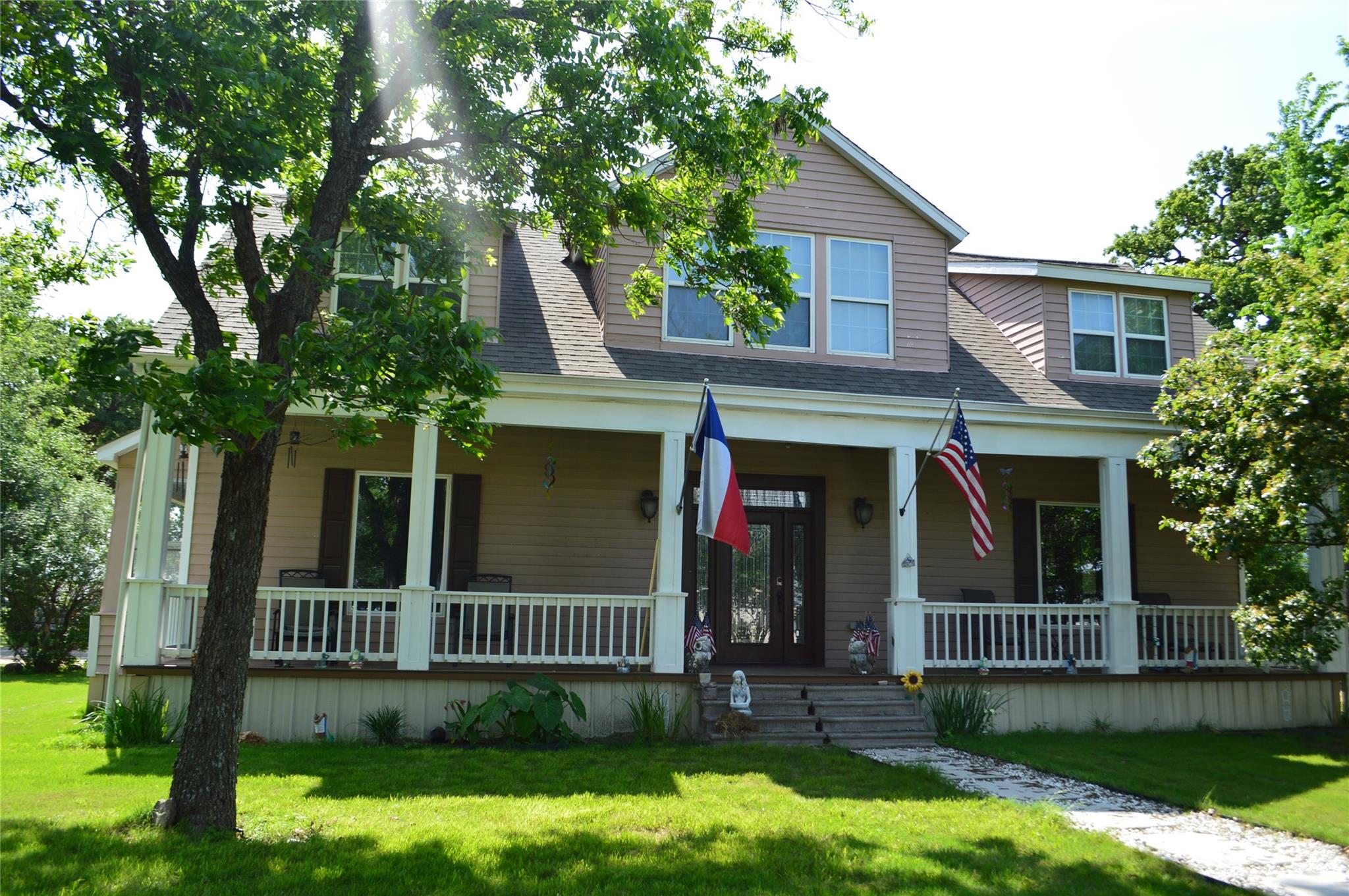 3202 N Travis, Cameron, TX 76520