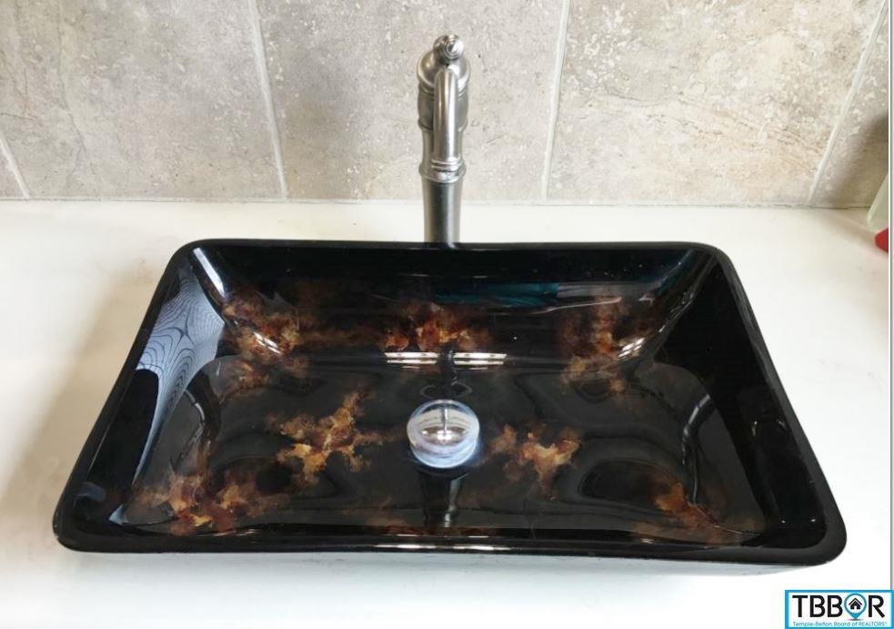 3202 N Travis, Cameron, TX 76520