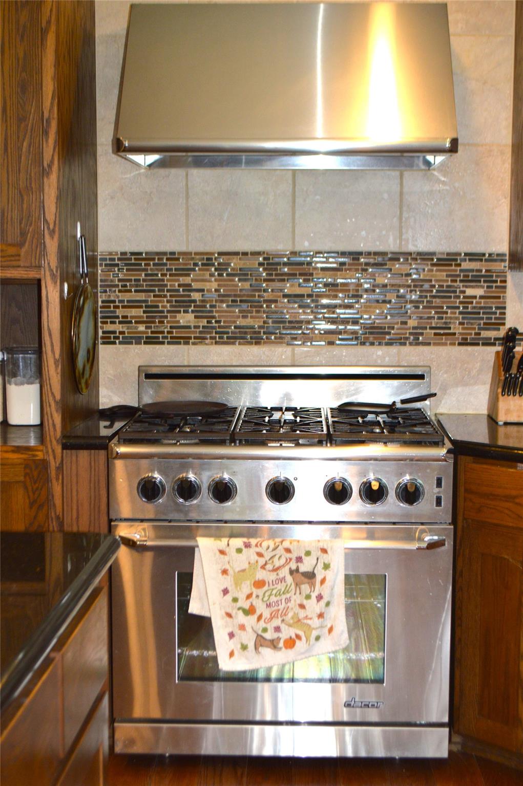 3202 N Travis, Cameron, TX 76520