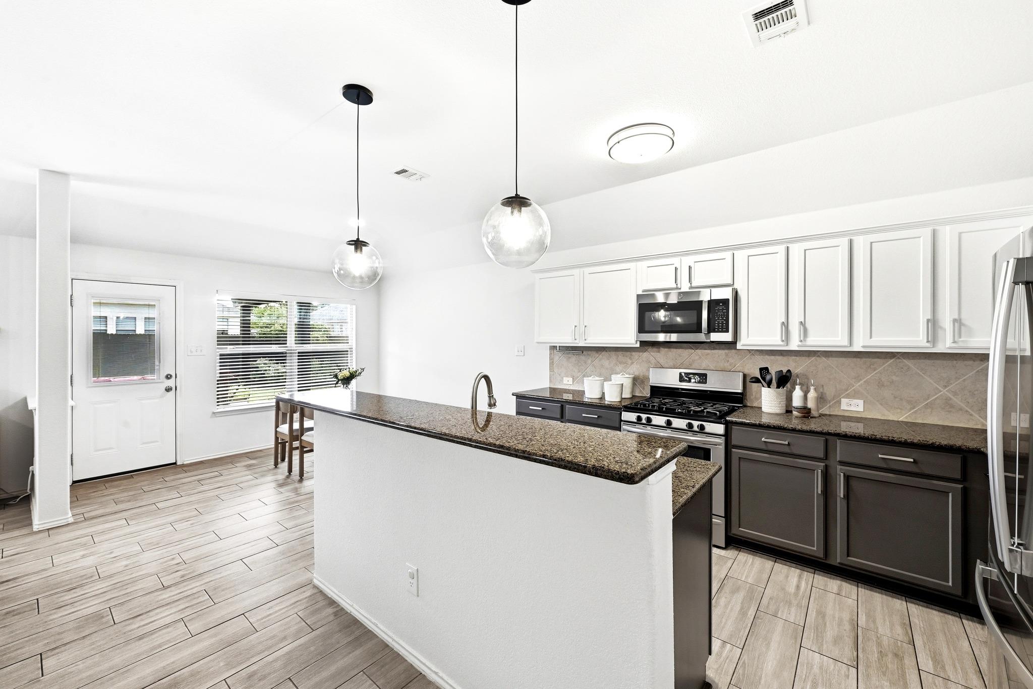 184 Coral Stone Trl, Buda, TX 78610