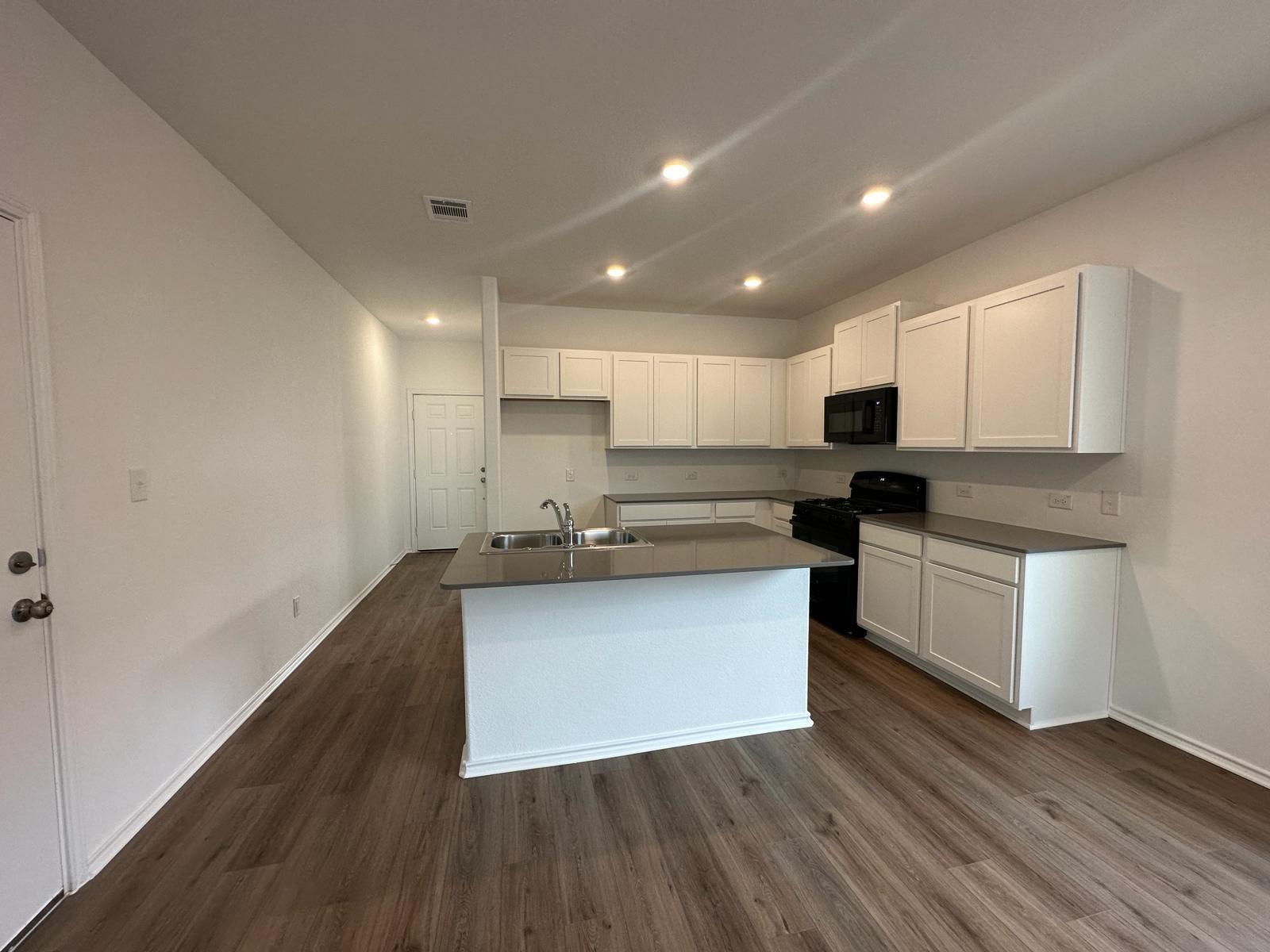 229 Sonterra Dr, San Marcos, TX 78666