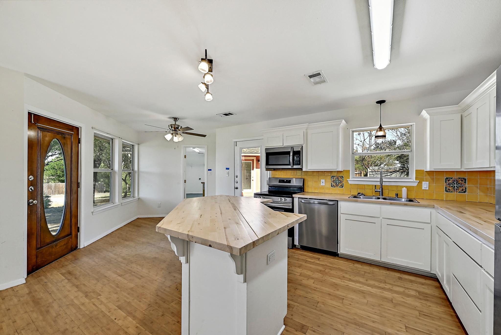 757 Cypress Ln, Cottonwood Shores, TX 78657