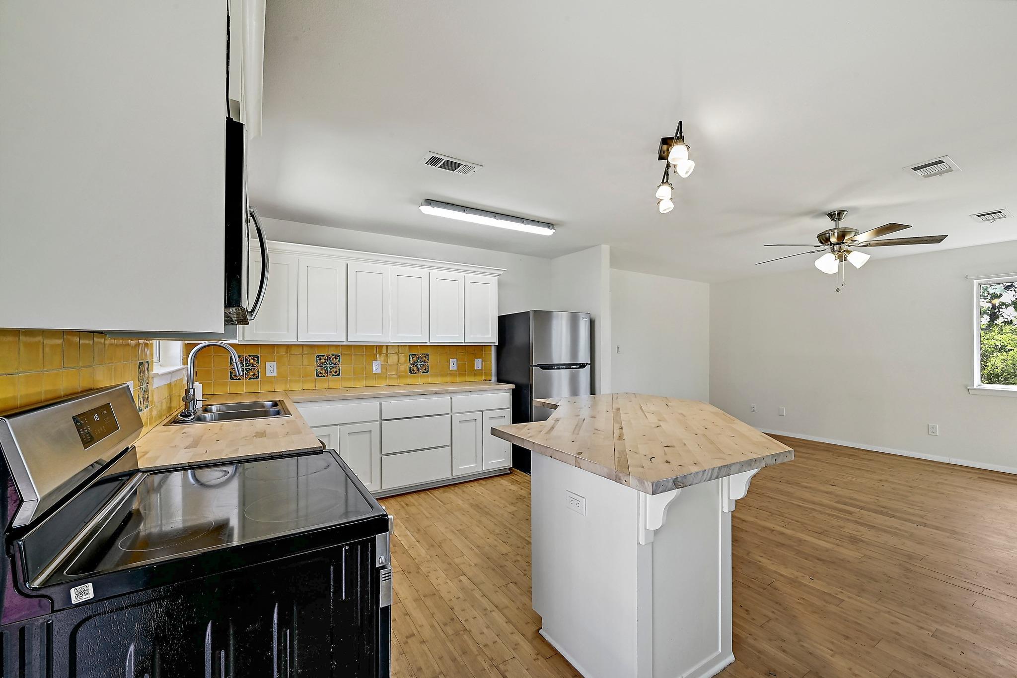 757 Cypress Ln, Cottonwood Shores, TX 78657