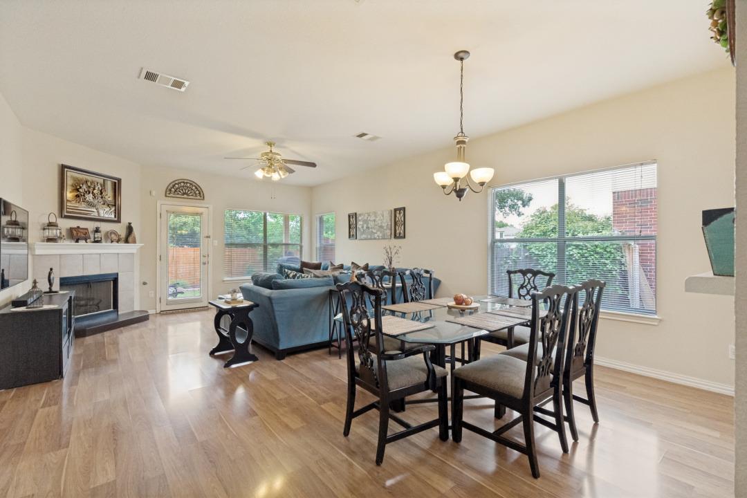 903 Ranchero Rd, Leander, TX 78641