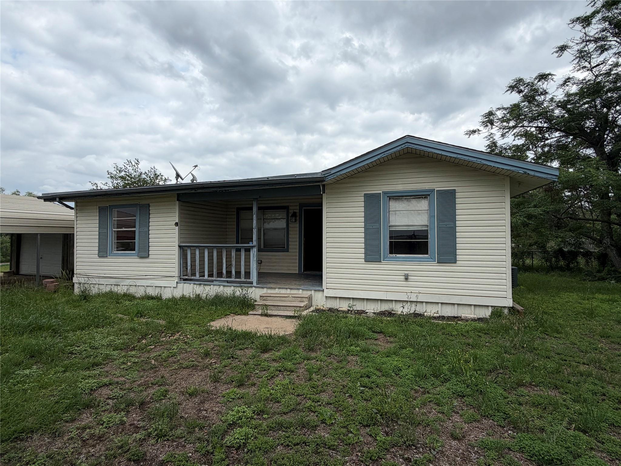 2009 FM 1704 Rd, Elgin, TX 78621