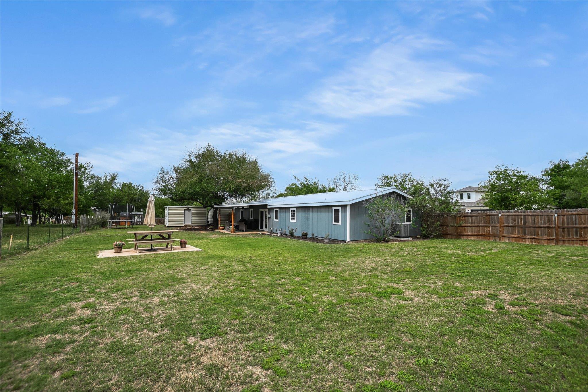 874 Pine Ln, Cottonwood Shores, TX 78639