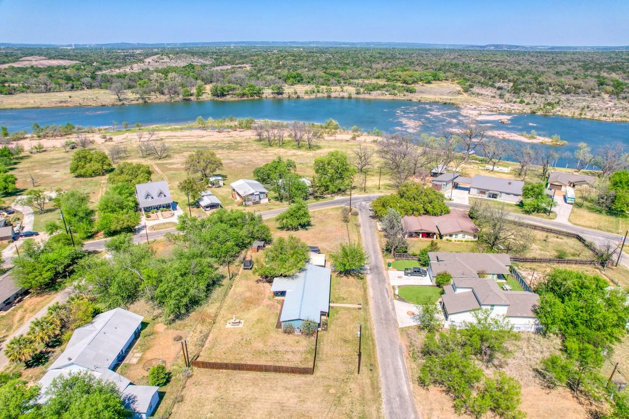 874 Pine Ln, Cottonwood Shores, TX 78639