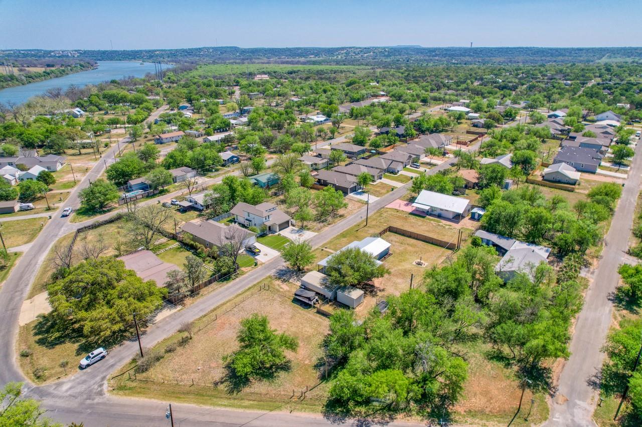 874 Pine Ln, Cottonwood Shores, TX 78639