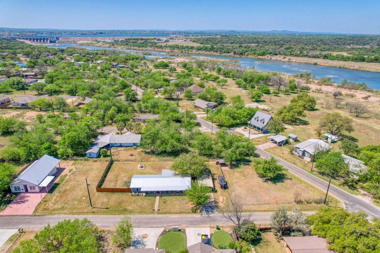 874 Pine Ln, Cottonwood Shores, TX 78639