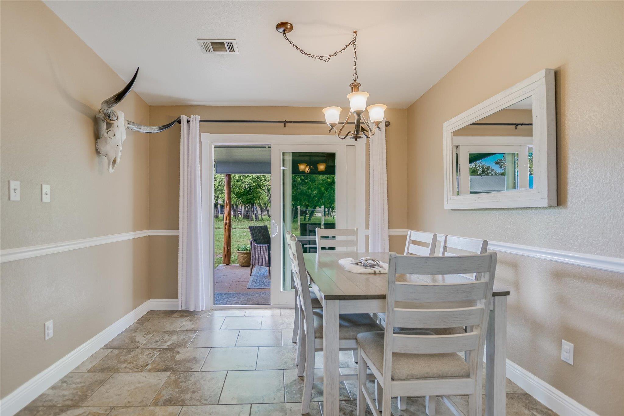 874 Pine Ln, Cottonwood Shores, TX 78639