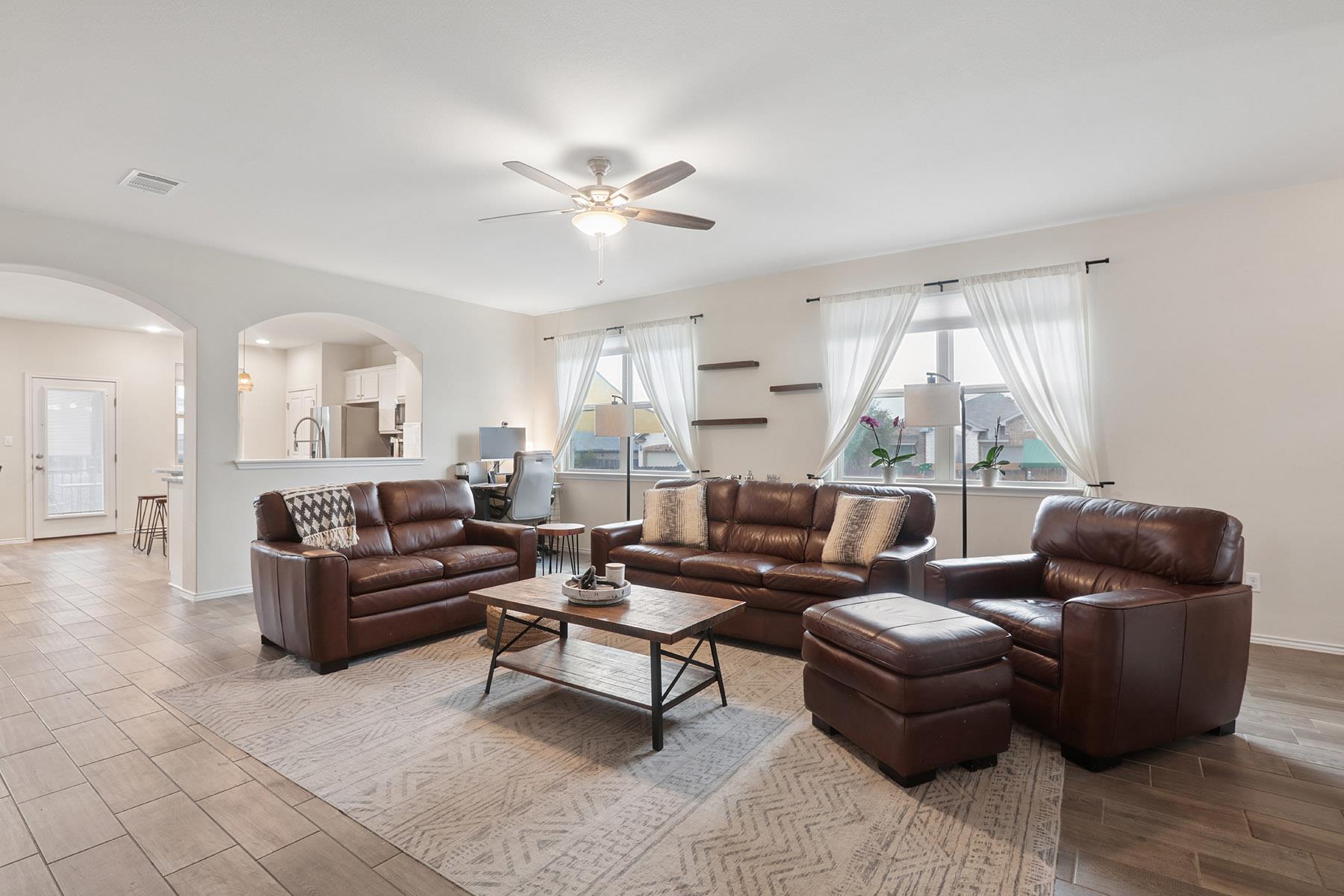 732 Manzano Ln, Pflugerville, TX 78660