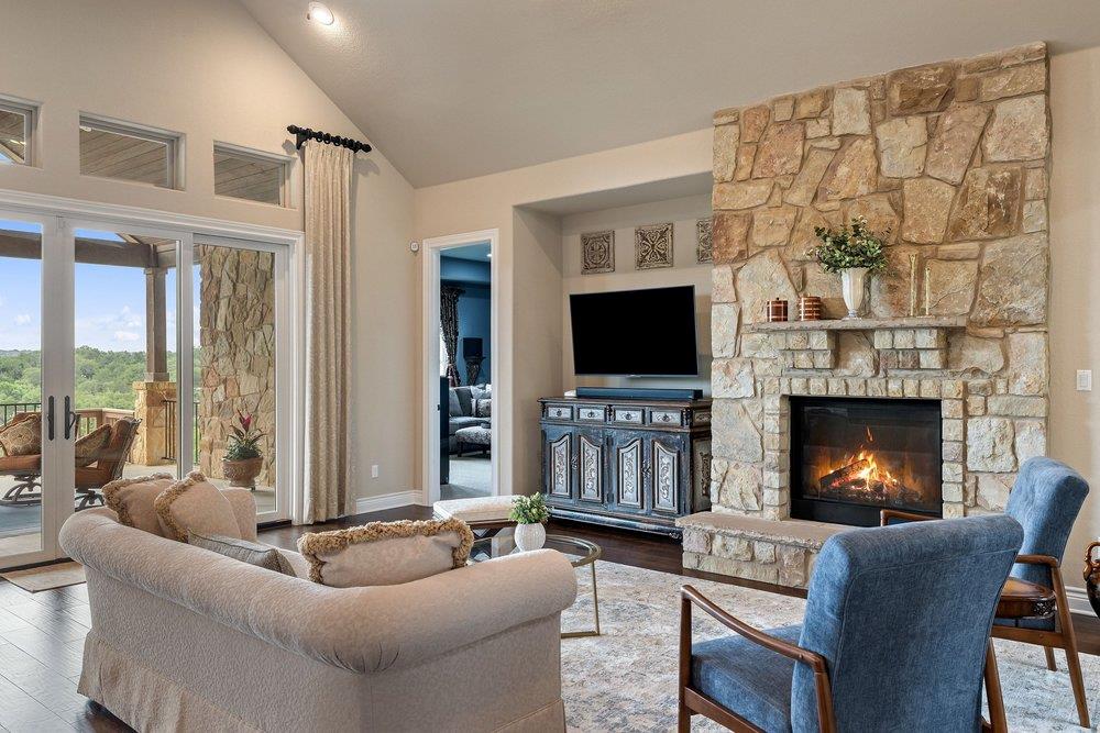 1177 Bluff Woods Dr, Driftwood, TX 78619