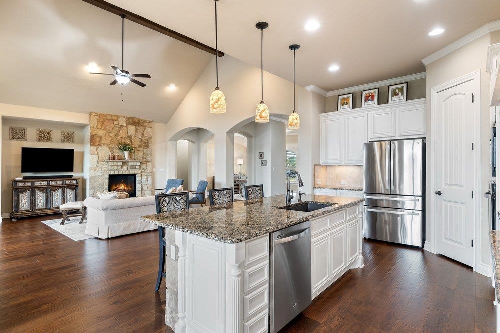 1177 Bluff Woods Dr, Driftwood, TX 78619