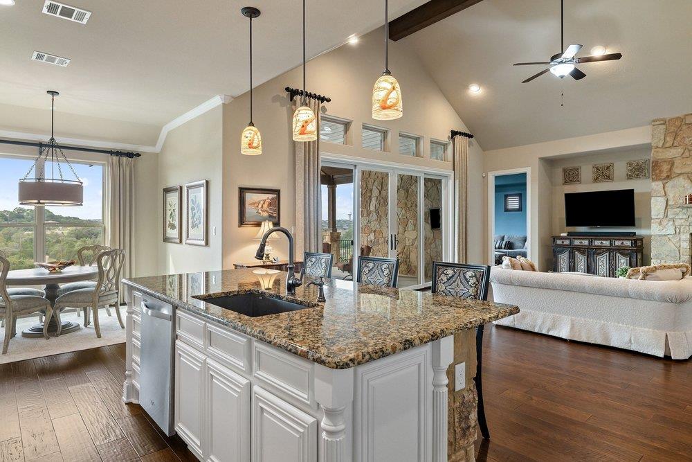 1177 Bluff Woods Dr, Driftwood, TX 78619