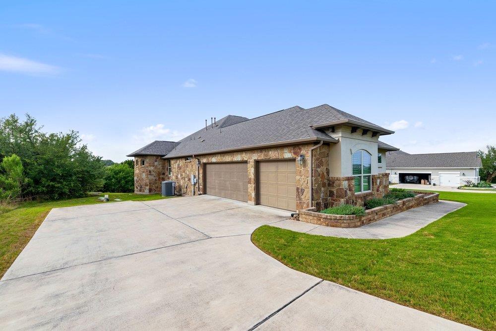 1177 Bluff Woods Dr, Driftwood, TX 78619