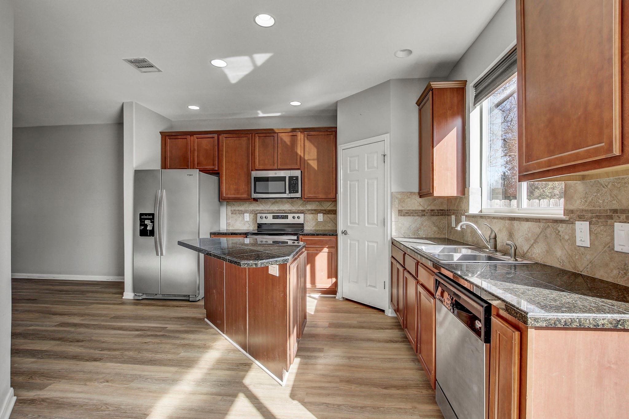 512 Eberhart Ln # 1207, Austin, TX 78745