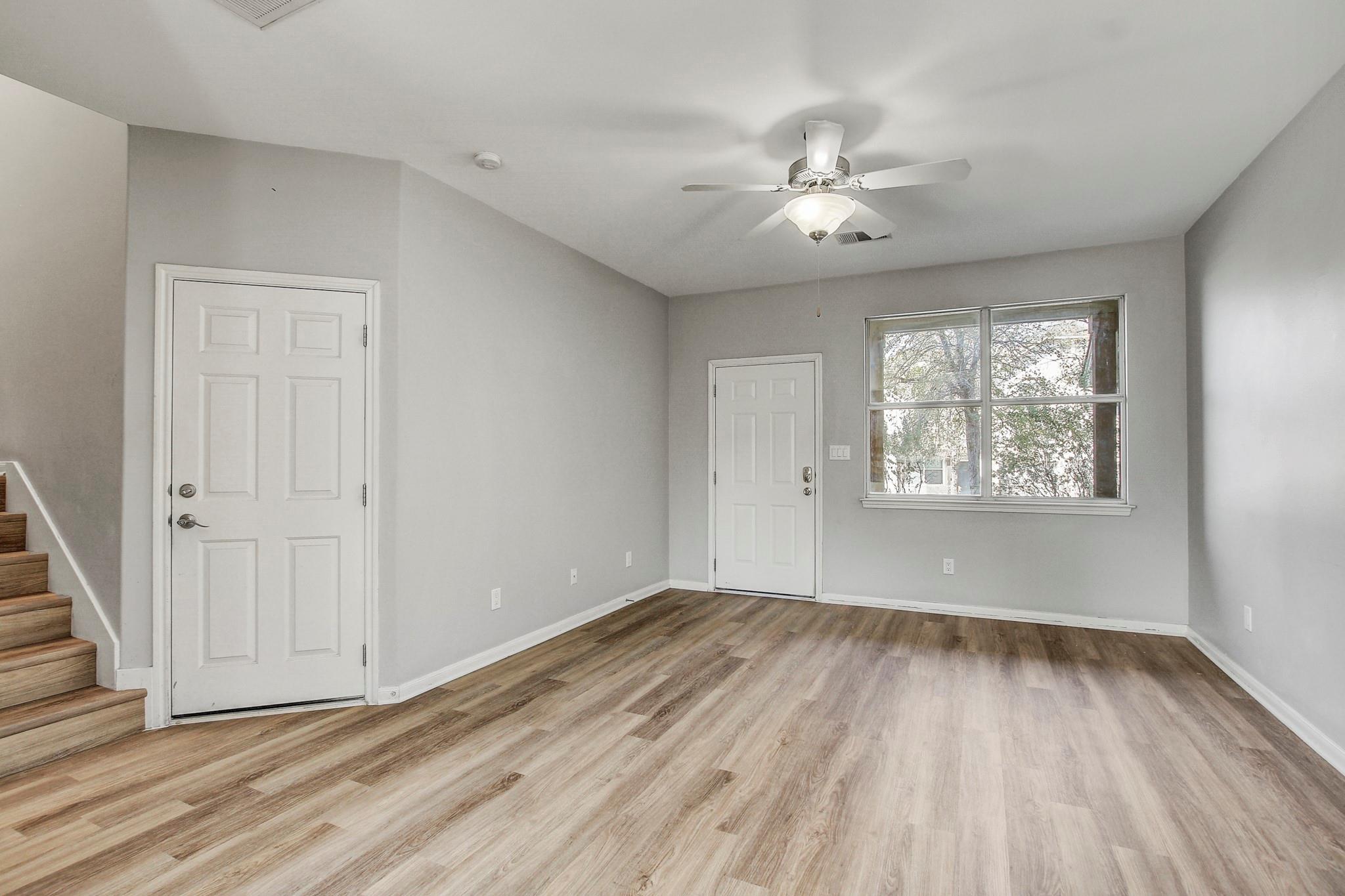 512 Eberhart Ln # 1207, Austin, TX 78745