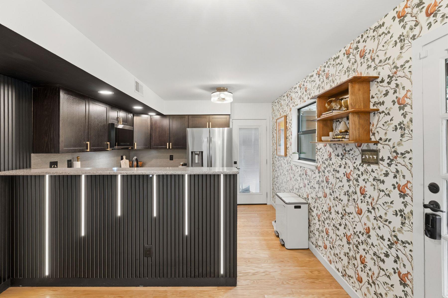 1106 Mission Rdg # B, Austin, TX 78704