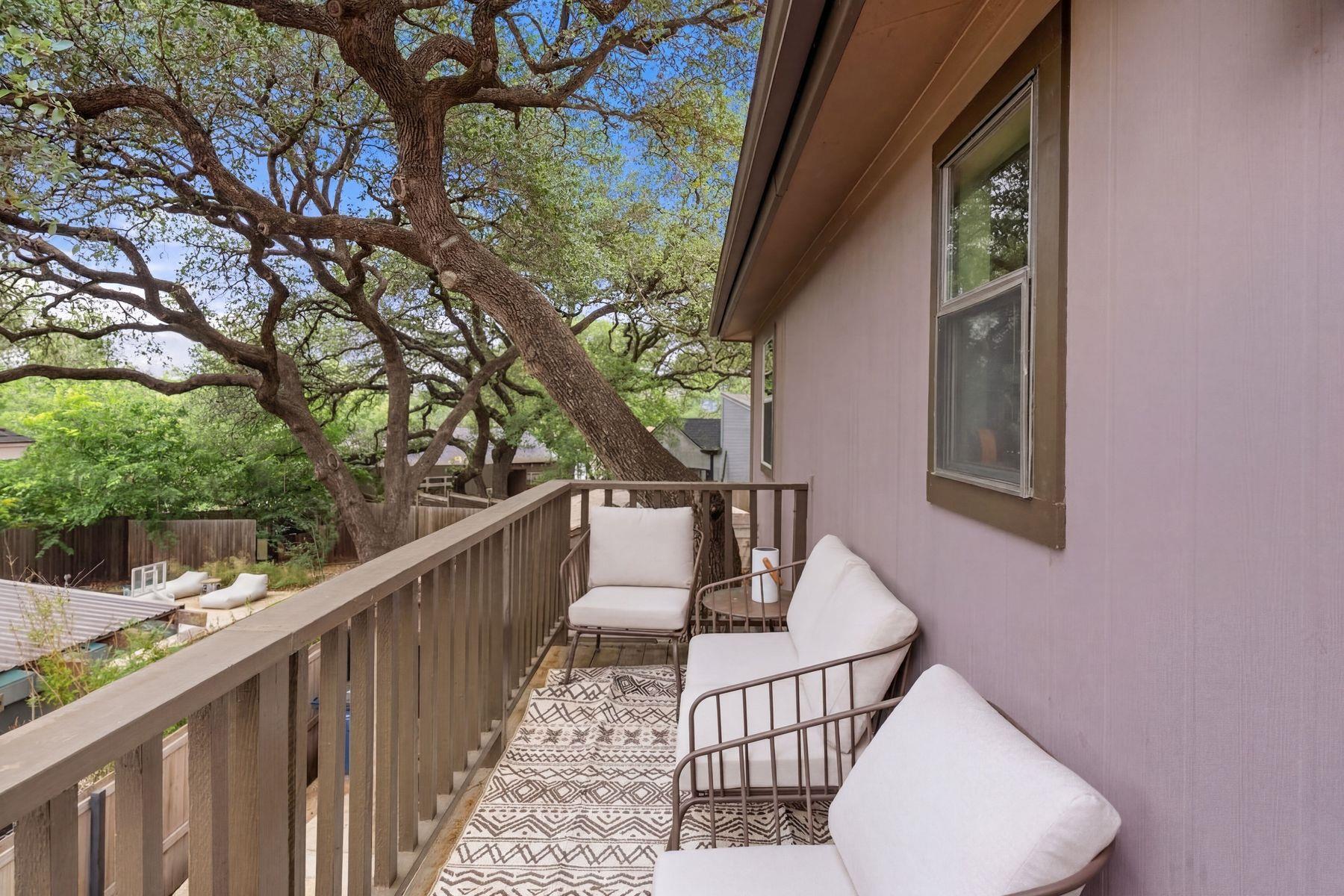 1106 Mission Rdg # B, Austin, TX 78704