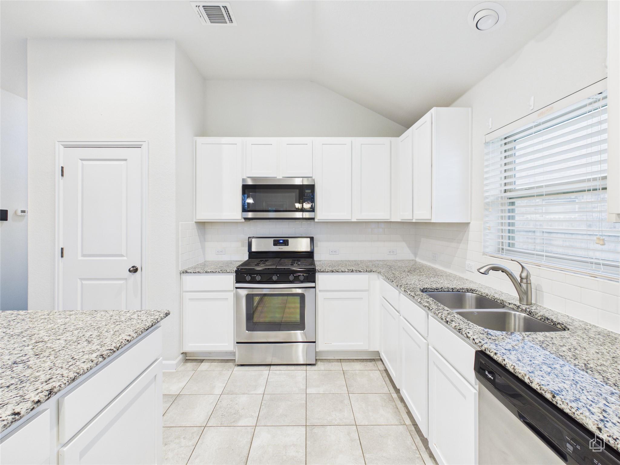 221 Bridgestone Way, Buda, TX 78610
