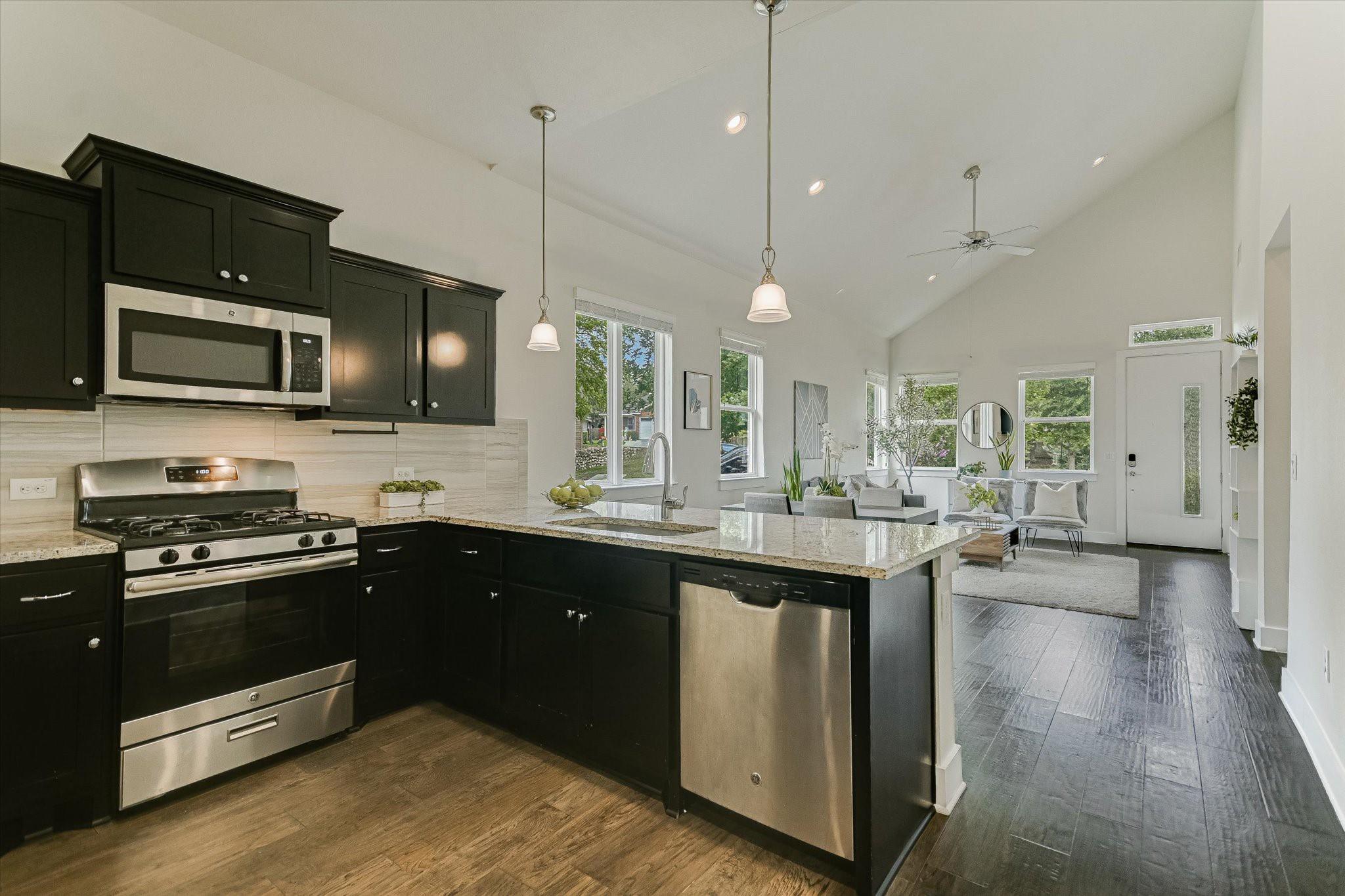 100 Virtus Bnd, Austin, TX 78702