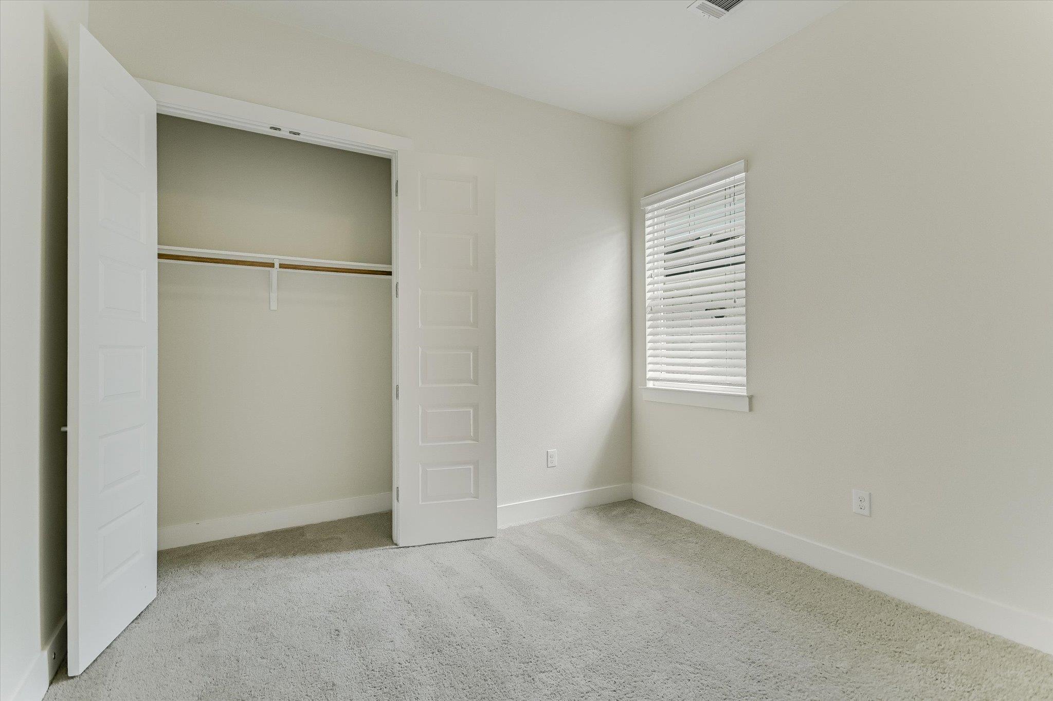 100 Virtus Bnd, Austin, TX 78702