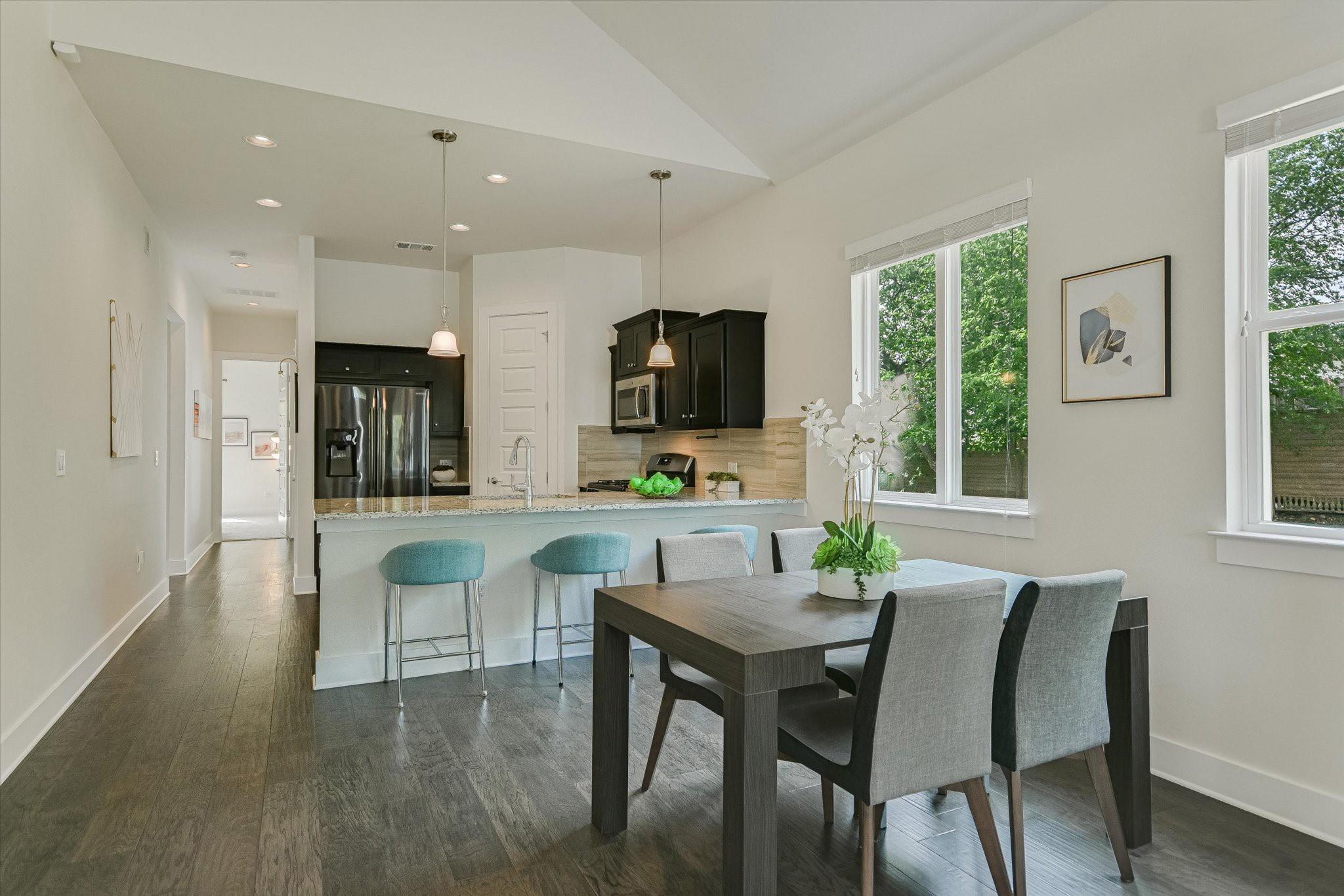 100 Virtus Bnd, Austin, TX 78702