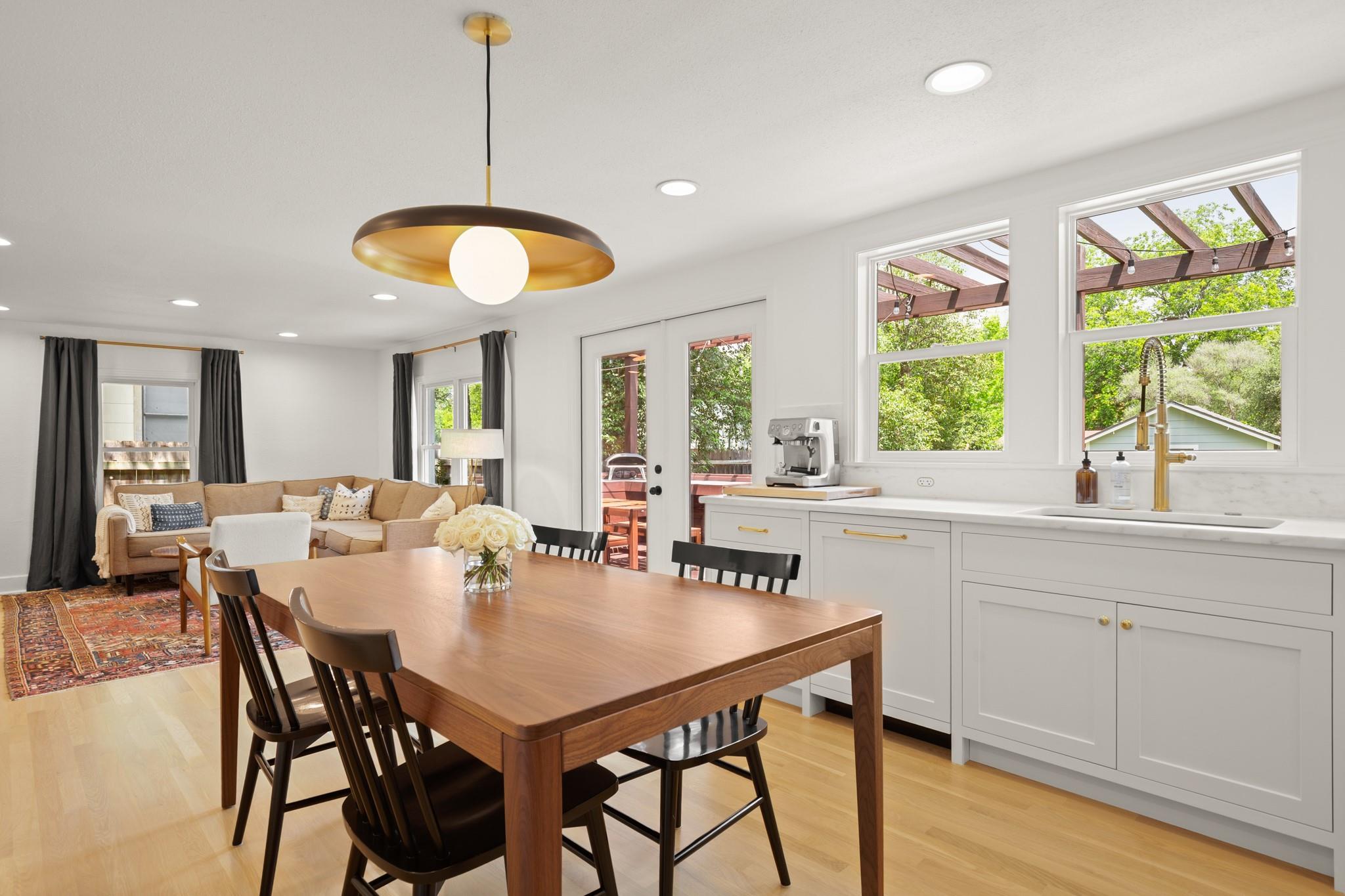 2010 Alegria Rd, Austin, TX 78757