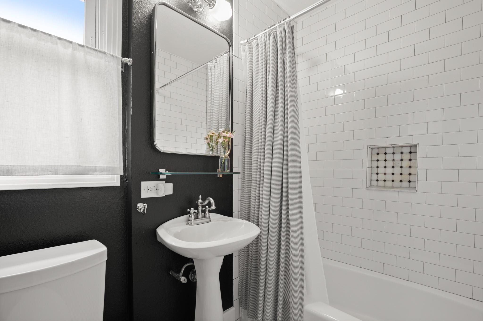 2010 Alegria Rd, Austin, TX 78757