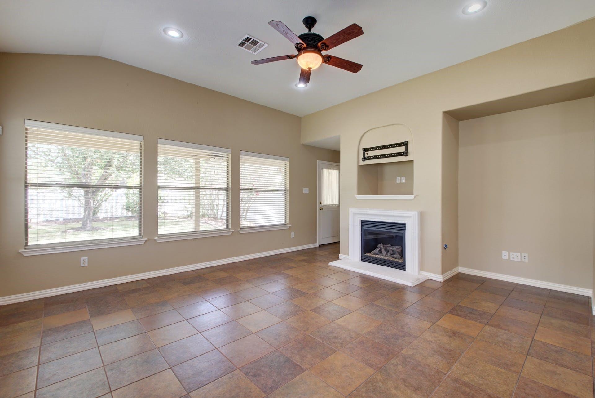 904 Black Canyon St, Pflugerville, TX 78660