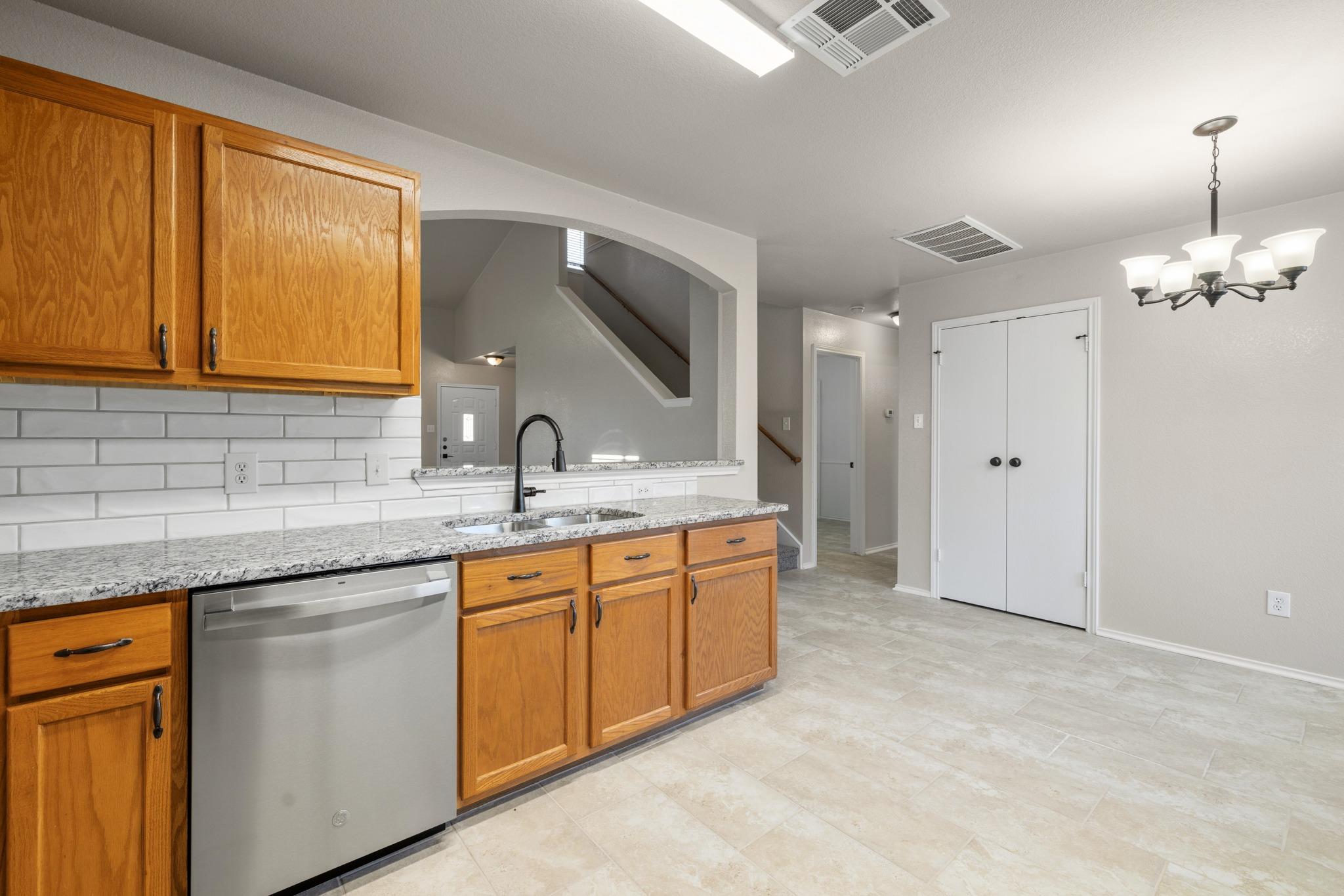 124 Steven St, Hutto, TX 78634