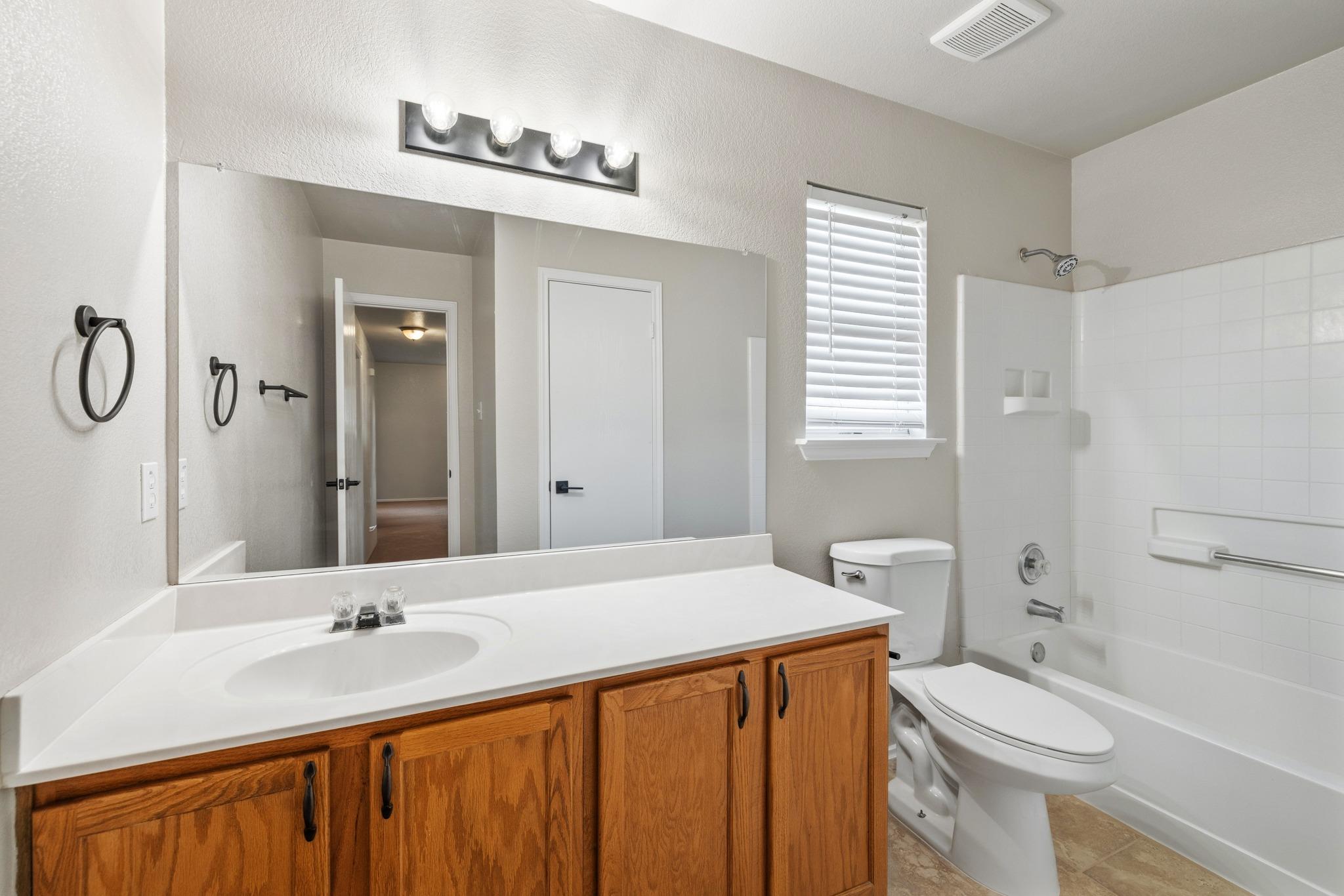 124 Steven St, Hutto, TX 78634