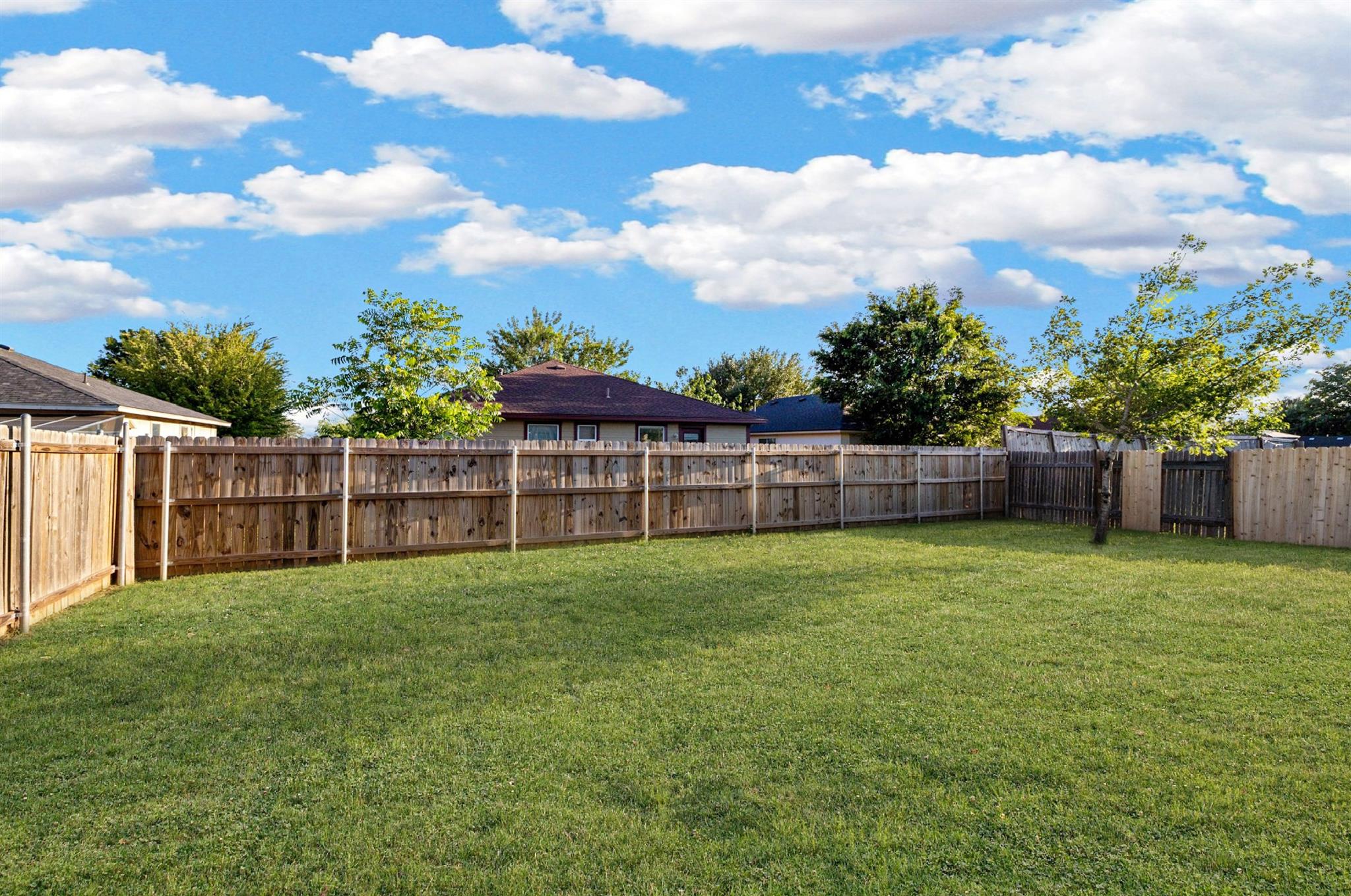 124 Steven St, Hutto, TX 78634