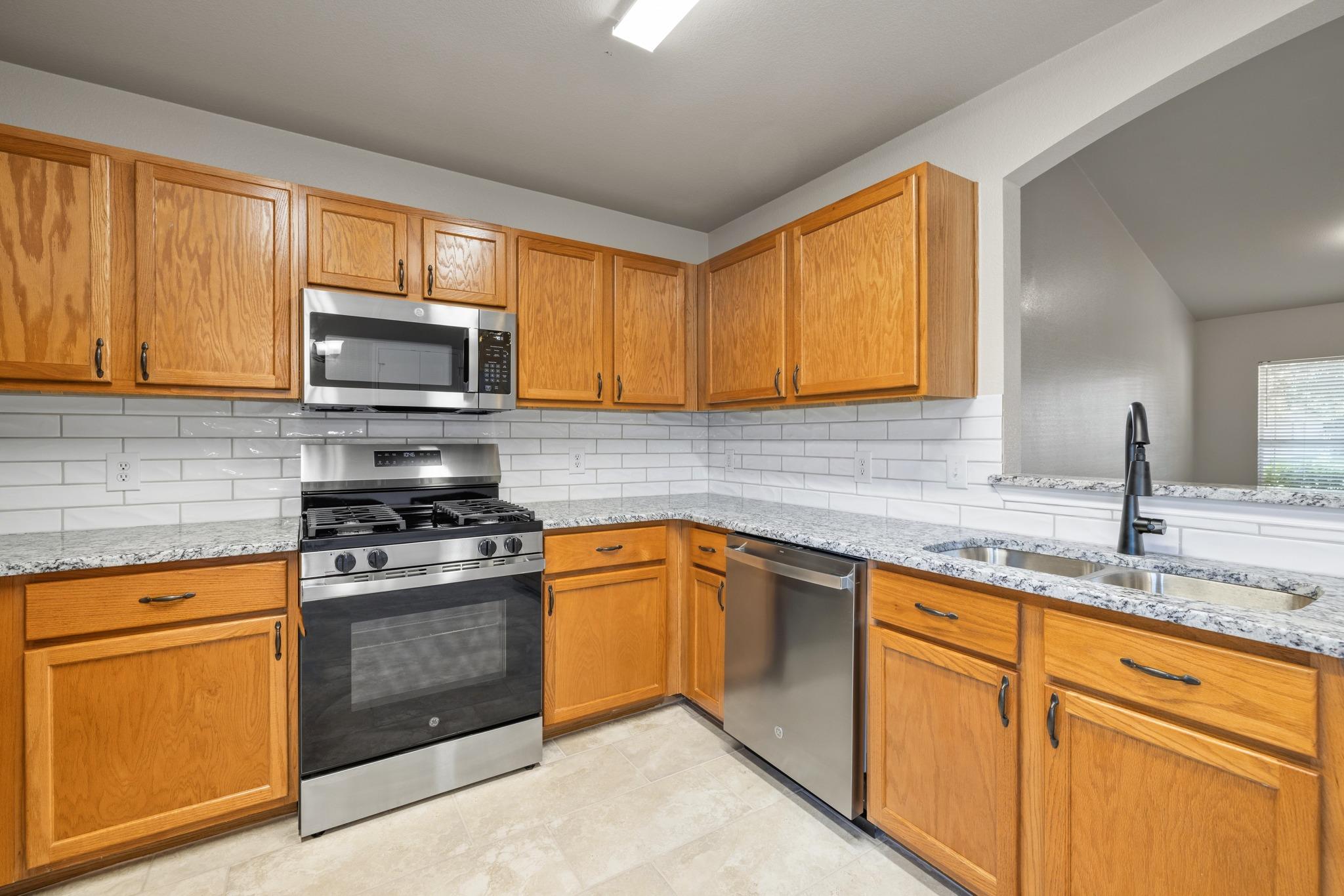 124 Steven St, Hutto, TX 78634