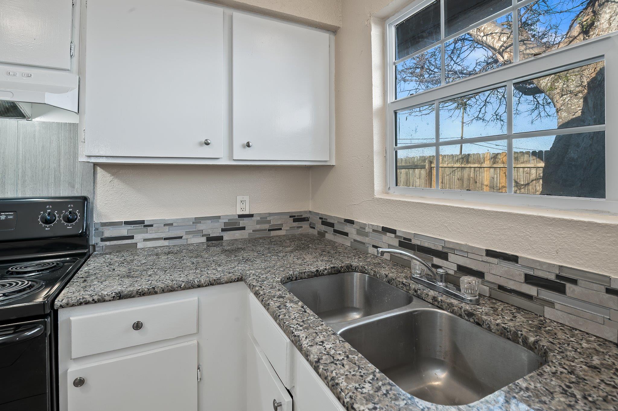 410 Old Thorndale Rd Unit D Rd # D, Taylor, TX 76574